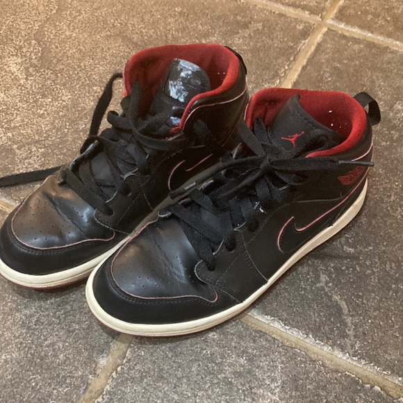 jordan 1 mid - Picture 1 of 4